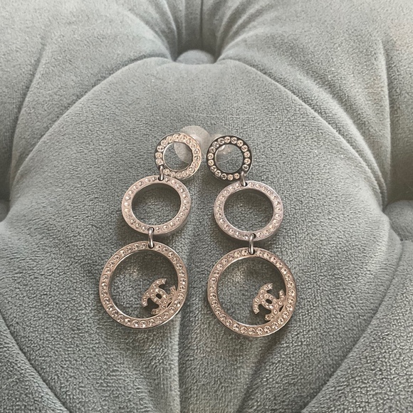 CHANEL earrings - Picture 1 of 4